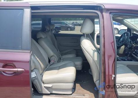 2016 Kia Sedona Lx из США, поврежденный, VIN KNDMB5C18G6159773